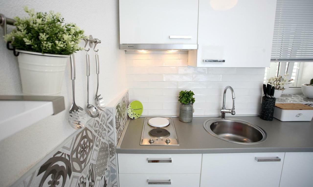 Charming Seaside Apartment Primošten Eksteriør billede