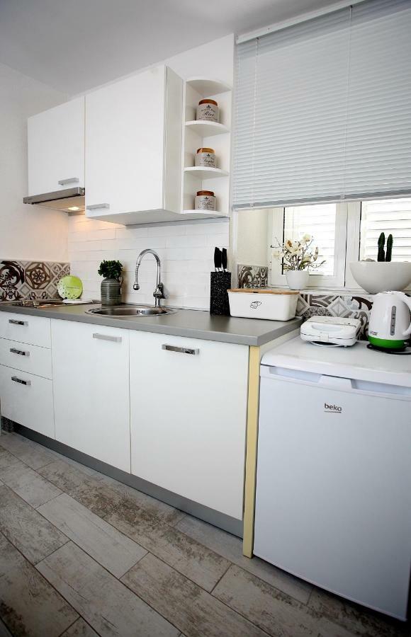 Charming Seaside Apartment Primošten Eksteriør billede