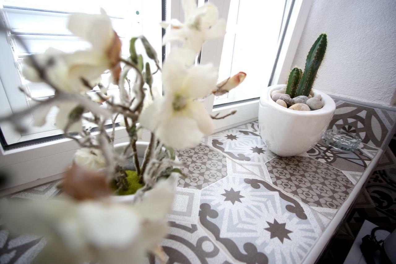 Charming Seaside Apartment Primošten Eksteriør billede